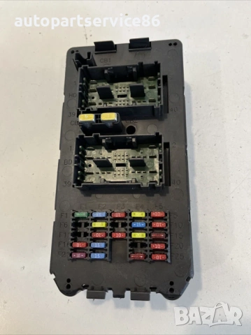 Кутия с предпазители за Jeep Commander 3.0 CRD (2010) 56048367AE