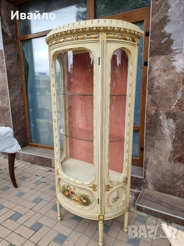 Красива барокова витрина , снимка 2 - Секции и витрини - 53437604