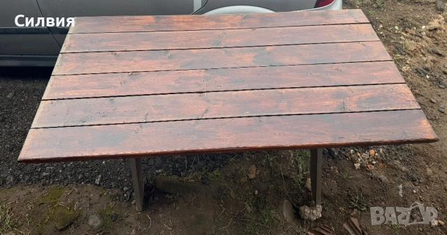 Дървена маса с 2 пейки