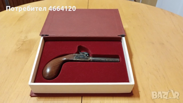 Копие на ,,Деринджър" Лиеж- Белгия,Кал.44.Към него са тайник- книга и ключ с двойно предназначение. , снимка 2 - Бойно оръжие - 53141877