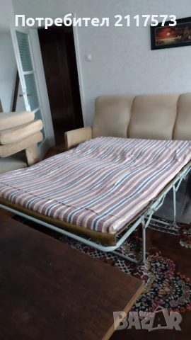 Триместен диван до спалня и две табуретки, снимка 3 - Дивани и мека мебел - 54245669