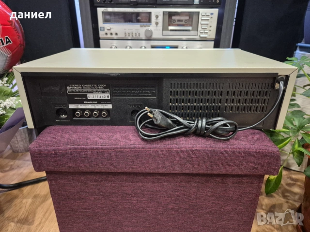 Касетен дек HITACHI D-85s с отличен външен вид, без липси и надрасквания, снимка 5 - Декове - 53838045