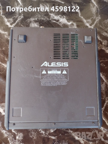 Аудио миксек Alesis Multimix 8 USB FX, снимка 6 - Ресийвъри, усилватели, смесителни пултове - 53782068