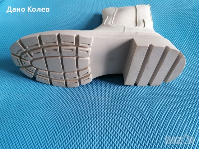 [House Brand] Дамски бели зимни боти с цип [Размер: 38 (24,5см)], снимка 2 - Дамски боти - 52889744