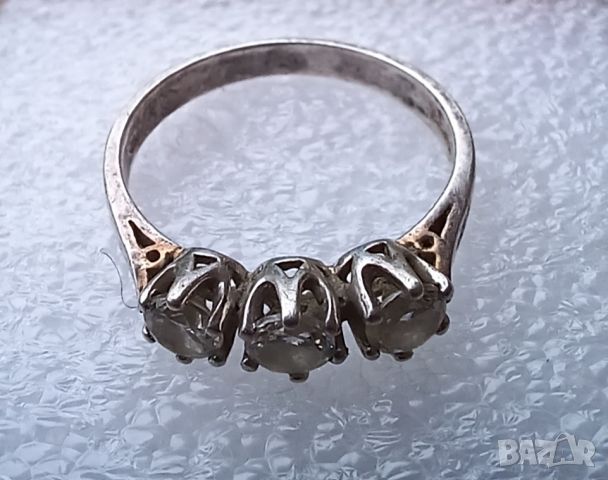 Сребърен пръстен с 3 циркония, снимка 1 - Пръстени - 45805343