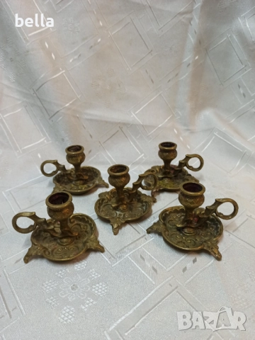 Комплект от 5 бронзови свещника с орнаменти и дръжки ., снимка 3 - Антикварни и старинни предмети - 52503326
