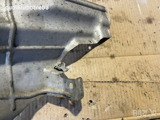 Толинен Щит Екран Дясна страна Двигател Mercedes E class W211 V6 Tmodel 4matic, снимка 2 - Части - 50101059