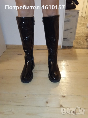 Чисто нови ботуши-лак