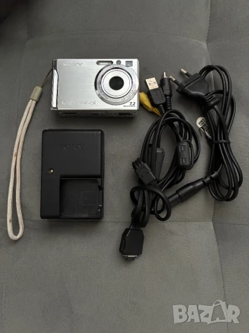 Sony Cyber Shot DSC-W80 - пълен комплект - фотоапарат, снимка 1