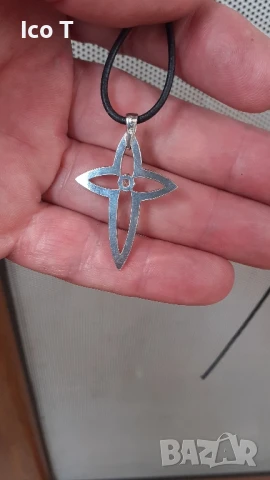 сребърен кръст с цирконии , снимка 2 - Колиета, медальони, синджири - 50986323