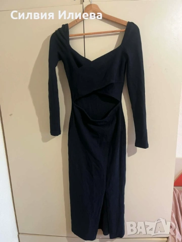 Черна рокля 