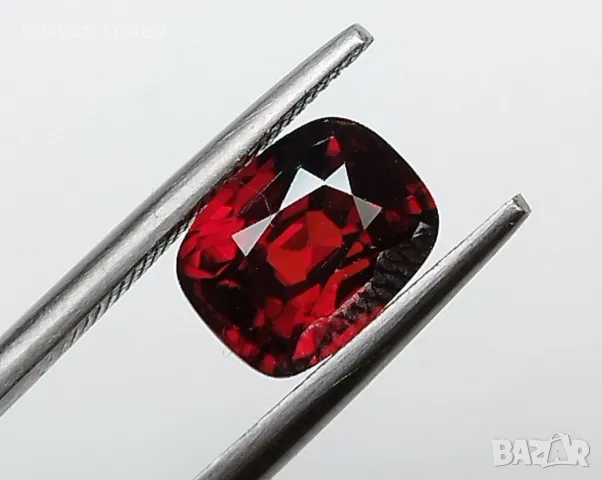 Изключително рядък червен циркон с VS чистота 2.09кт.! Сертифициран! Нов!, снимка 2 - Други - 50369797