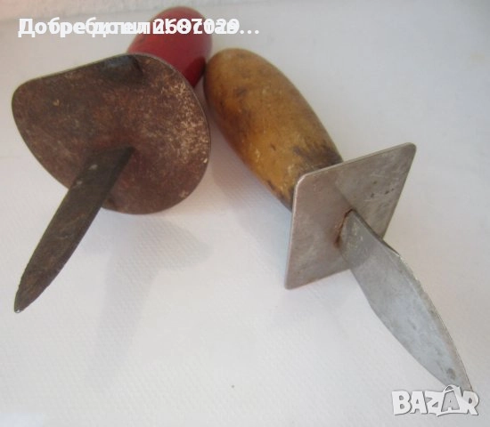 ножове и стар инструмент кована ножица за ламарина, нож ножка ножче с дървена кания, снимка 9 - Други инструменти - 28946789