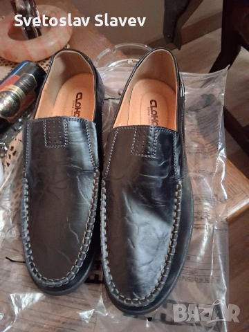 Нови кожени обувки.