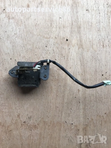 Заключващ механизъм за заден капак за Mazda Tribute 2.0 (2002), снимка 2 - Части - 53612333