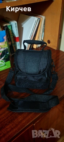 Чанта за фотоапарат със средно голям обектив