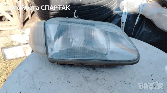 Фар ел десен Renault Megane Scenic, снимка 1 - Части - 47318727