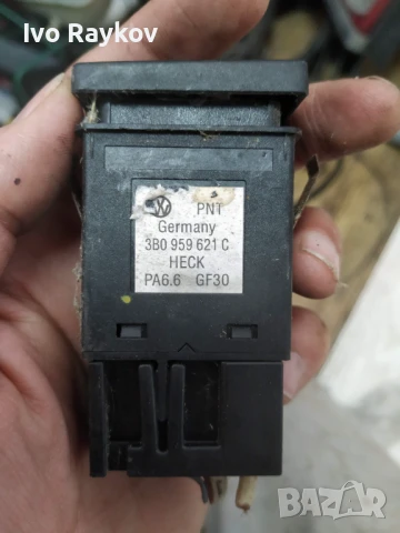 Бутон подгрев задно стъкло за Volkswagen Passat  B5.5 , снимка 2 - Части - 51202049