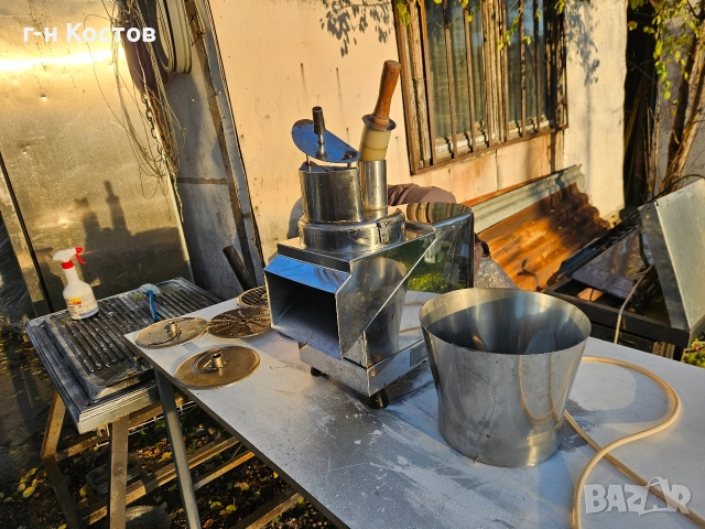 Зеленчукорезачка втора употреба Професионална за стъргане на кашкавал и рязане на зеленчуци 7бр.  , снимка 8 - Обзавеждане на кухня - 52849137