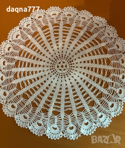 Плетена ръчно покривка за маса 20 лв