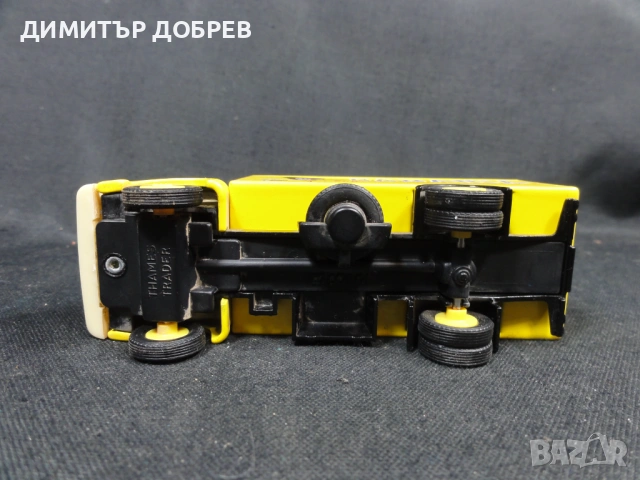 СТАРА РЕТРО МЕТАЛНА КОЛИЧКА КАМИОН THAMES TRADER CORGI, снимка 6 - Колекции - 53006380
