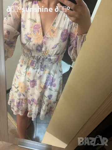 Дамска флорална рокля Reserved с размер, снимка 2 - Рокли - 52436523
