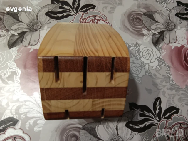 Дървена поставка за ножове 
