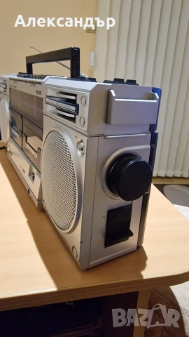 Радио касетофон Philips, снимка 8 - Радиокасетофони, транзистори - 53449233