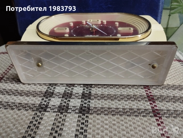 Точно работещ и звънящ часовник Shanhai Diamonds от 60 те години., снимка 4 - Стенни часовници - 54121159