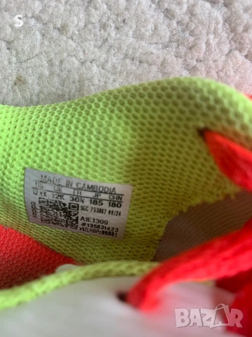 Футболни бутонки 30 1/2, снимка 7 - Детски маратонки - 53945694