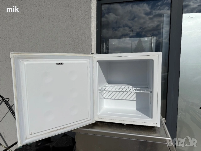 Мини фризер Siemens , снимка 2 - Фризери - 53401320