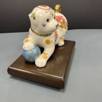 Порцеланова статуетка от Япония. Императорското кученце на Сатцума, снимка 3 - Статуетки - 45300102