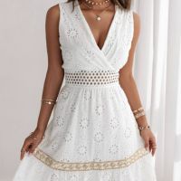 Елегантна рокля, бродерия цвят бял, снимка 2 - Рокли - 45714865
