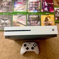 XBOX ONE S с 9 Игри 4К Full HDR, снимка 1 - Xbox конзоли - 46174147