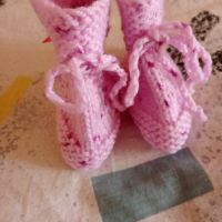 Продавам бебешки ръчно плетени терлици 7 лв чифта , снимка 5 - Други - 45267389