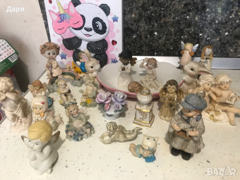Голям лот колекция фигурки,ангелчета с подарък, снимка 1
