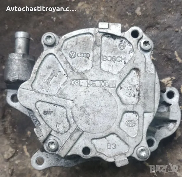 Вакуум помпа Vw Golf 6 - 03L 145 100, снимка 1