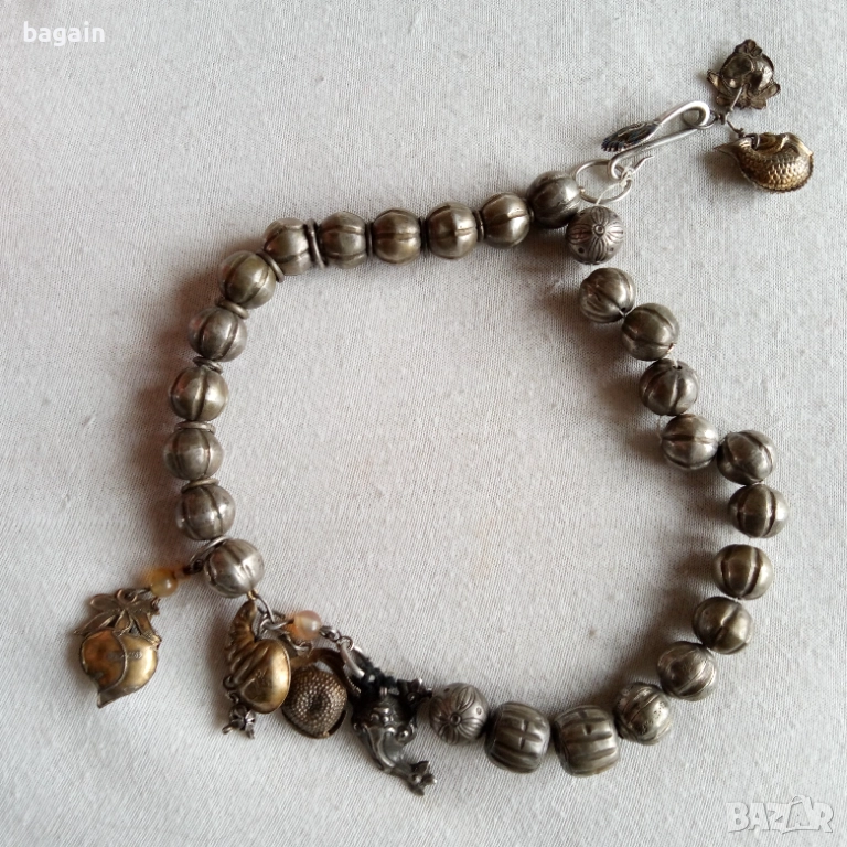 Старинна китайска броеница с амулети., снимка 1