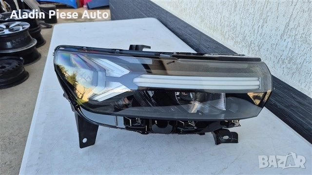 Десен фар Dacia Bigster Duster година 2024 2025 код 260107725R , снимка 1