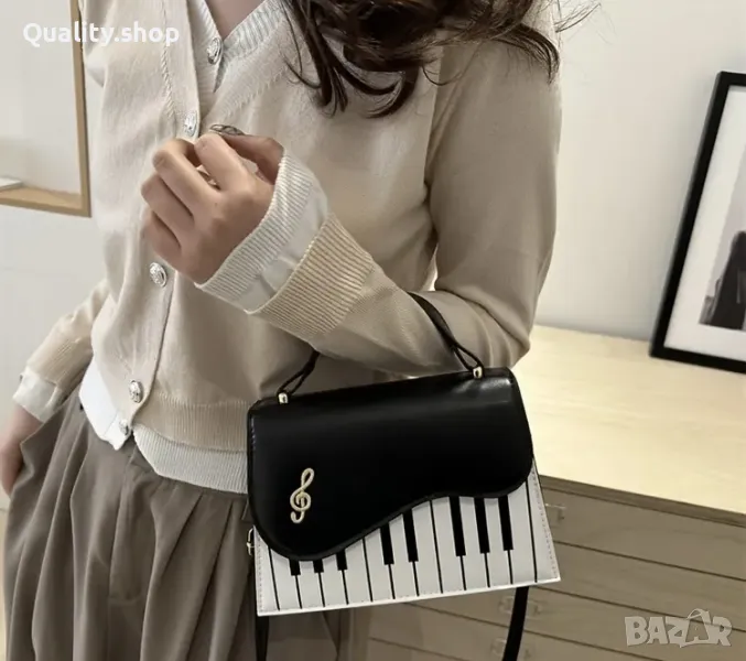 Дамска чанта за през рамо Sweet Piano Notes, снимка 1