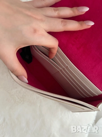 Оригинална Guess чанта естествена кожа, снимка 4 - Чанти - 53137663