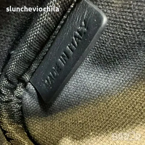 Чанта Burberry Muswell Check-print Zip Pouch in Faux Leather, снимка 6 - Чанти - 46907378