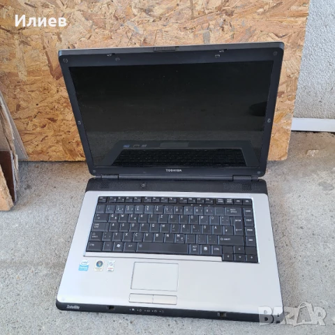 Лаптоп Toshiba SATELLITE L300, снимка 2 - Лаптопи за дома - 50655257
