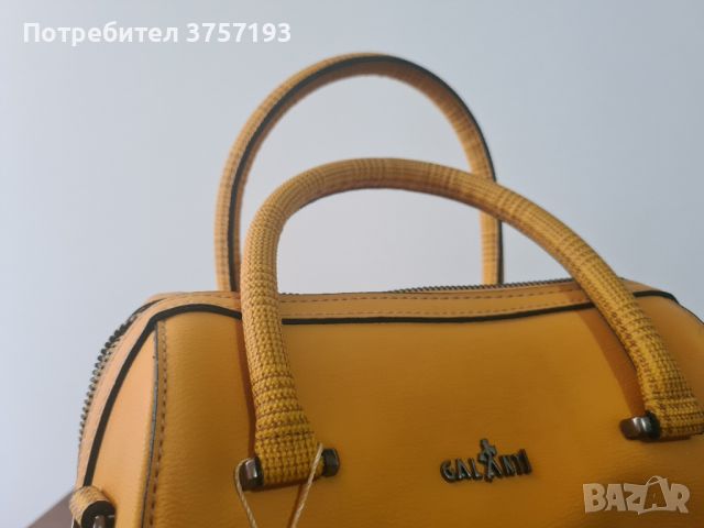 Малка дамска чанта в цвят горчица, снимка 2 - Чанти - 46063371