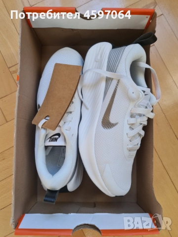 Нови маратонки Nike, снимка 2 - Маратонки - 52732834
