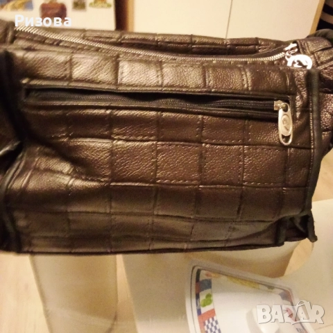 Продавам дамска чанта,нова,черна