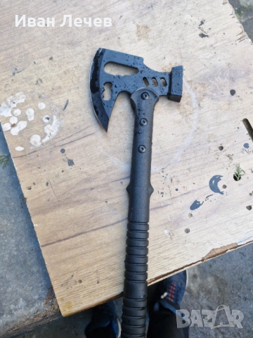 Продав брадва с много остро остриеие и е много удобна за работа  