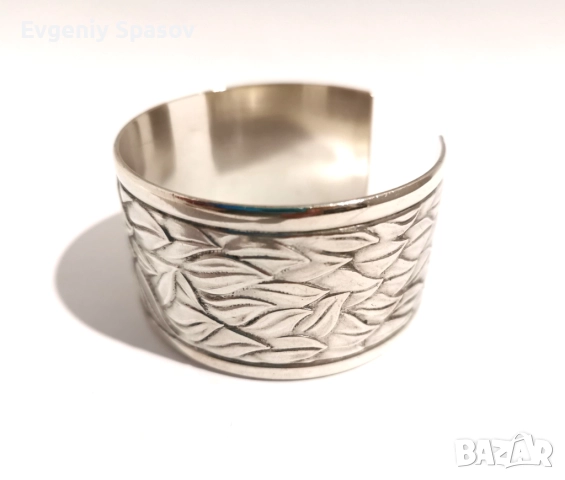 Старинна Сребърна Масивна Широка Отворена Гривна с Релеф Листа, снимка 3 - Гривни - 51544269