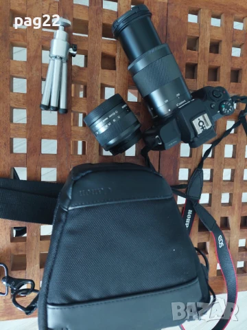 Продавам комплект фотоапарат Canon EOS M50 Mark II
