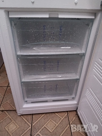 Комбиниран хладилник с фризер Liebherr No Frost с две години гаранция!, снимка 6 - Хладилници - 53207553